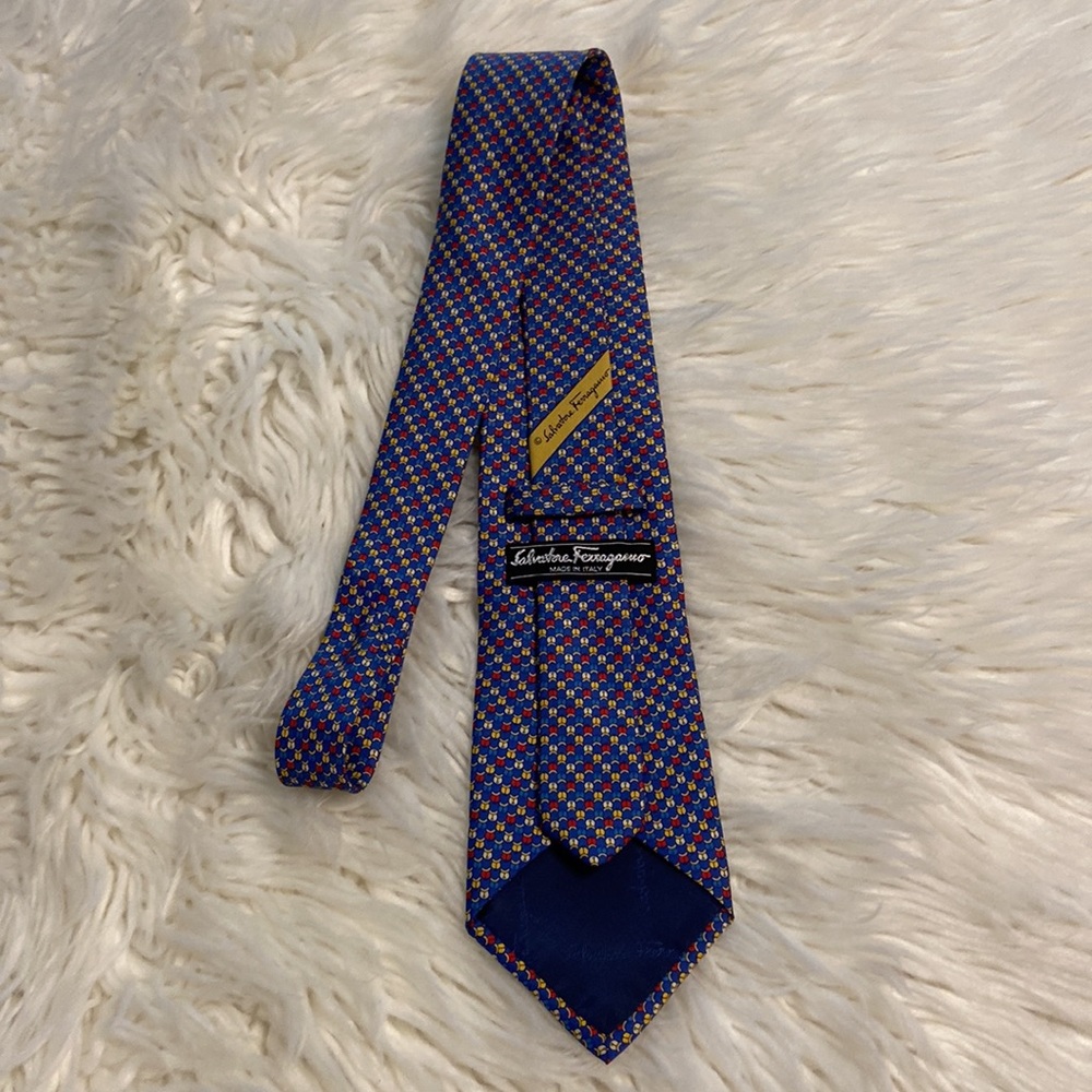 Salvatore Ferragamo Man 100% silk tie it’s very beautiful and colorful - Picture 4 of 16